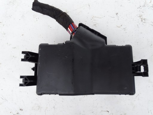 compartment of fuses 15533696 OPEL ASTRA K