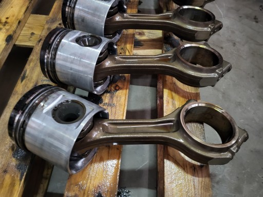 1538036 1786653 - Поршень шатун двигатель Scania R 420