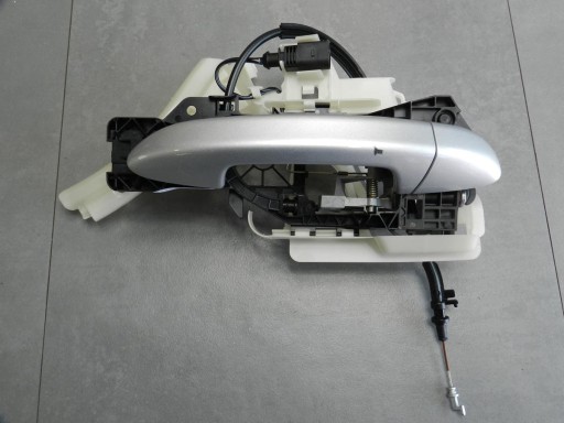 VW PASSAT CC РУЧКА ДВЕРИ ПРАВАЯ ПЕРЕДНЯЯ LA7W