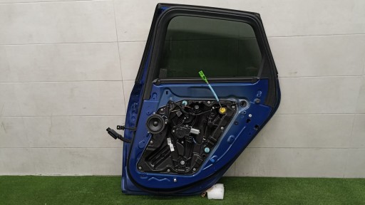 BMW U06 door left rear part C31 CIEMNA window