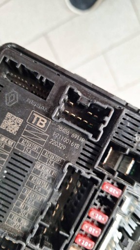 compartment of fuses module Renault Kangoo III IV 284B66911R