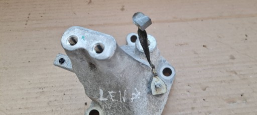 Jeep Grand Cherokee WL 2022 holder holder of the engine left 3.6 V6 68375851AA