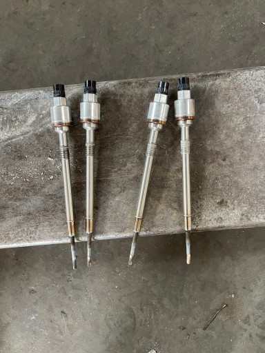 Свічка розжарювання opel 2.0 cdti 55579436