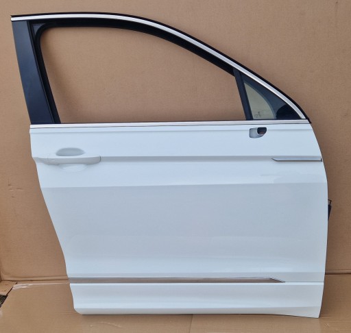 16-24 - двері vw tiguan allspace 2016-2024 в кольорі lc9a оригінальний ідеальний