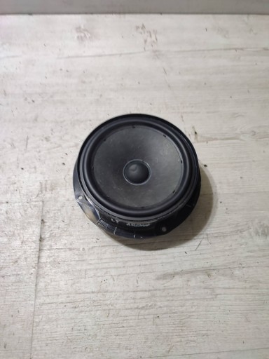 Seat Arona 2019 rear part left speaker niskotonowy