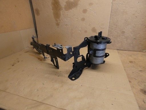 Renault Trafic III X82 Halter Halter filter des Kraftstoffsbehälters