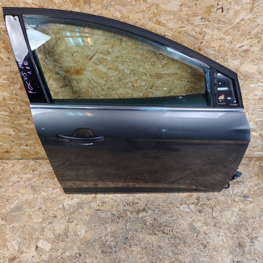 dvere predné predok strana pravá Ford Focus MK3 lift
