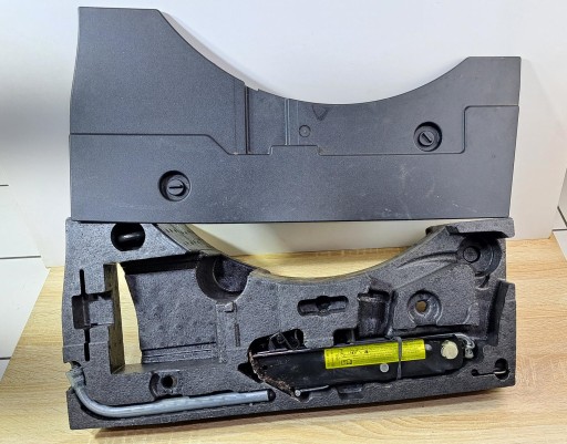 PASSAT B7 домкрат ключ картридж багажника 3c0011031b
