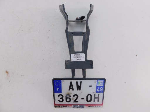 TRIUMPH STREET TRIPLE 675 КРЕПЛЕНИЕ ЗАДНЕЙ ПАНЕЛИ