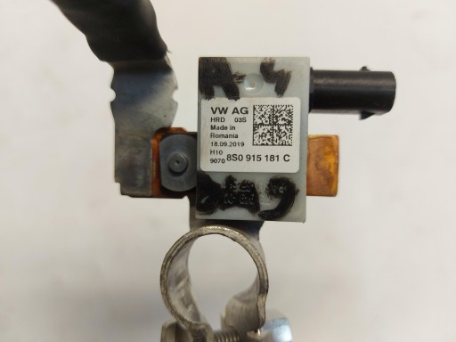 Audi A4 B9 8W LIFT Kombi 8W9 minus clamp 8S0915181C