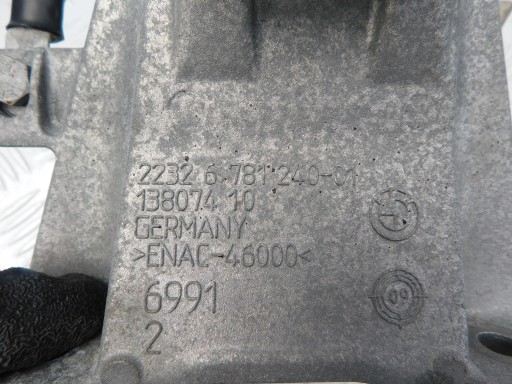 BMW F10 F11 2.0 Support Support plaque Boîte de vitesse Engrenage 781240-01
