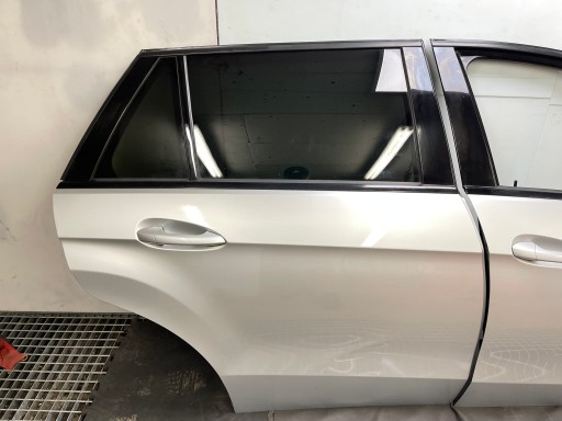 MERCEDES E W212 KOMBI door right rear part right rear. 775 original lakier EUROP