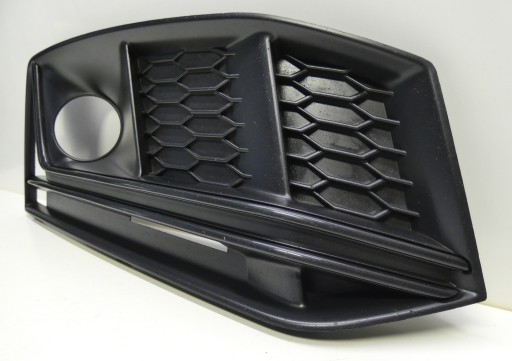 AUDI A4 B9 S-LINE 8W0807682G 2015-2019 right grid of a bumper front