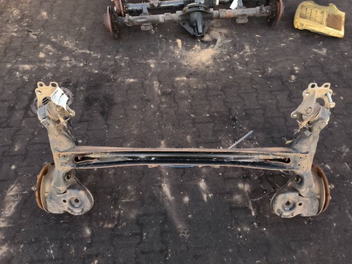 RINFORZO PARAURTI / assale posteriore 1.6 HDI PEUGEOT 5008 e