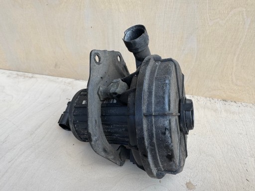 Pumpe luft WTORNEGO VW Golf V A3 II 8P 1.6 8V 06A959253E