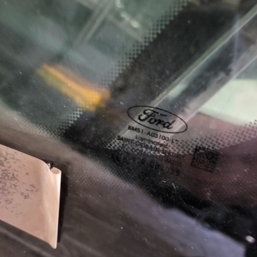 FORD FOCUS MK3 KOMBI HB 11-18 window iron front GRZANA original FORD