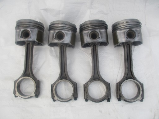 D4FE 8D28 - Поршень шатун 1.6 CRDI KIA Ceed HYUNDAI i30 I40