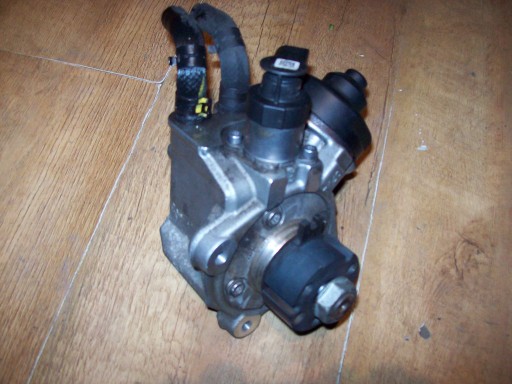 03L115512D - Насос високого тиску vw audi skoda 2.0 tdi 0445010529 03l130755ac