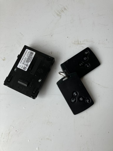 СЧИТЫВАТЕЛЬ 2X КАРТА КЛЮЧА АВТОМОБИЛЯ RENAULT ZOE 285909828R