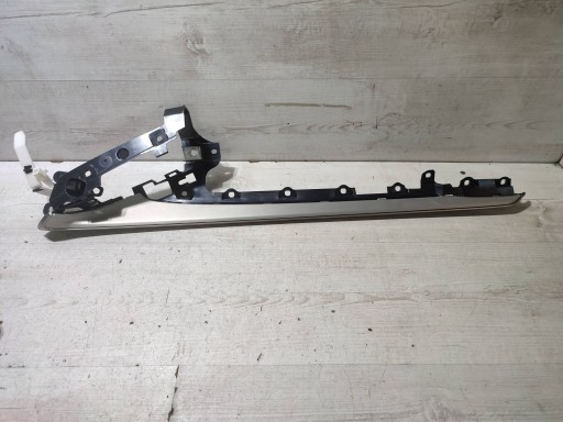 Lexus RC 2019 left side moulding door