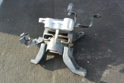 engine mount right TOYOTA PRIUS plus +