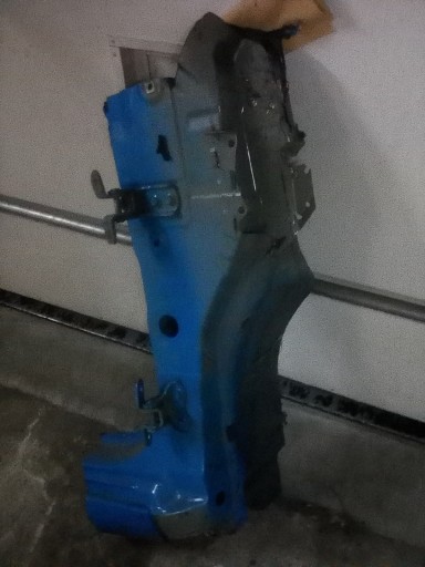 СТОЙКА ПЕРЕДНЯЯ ПРАВАЯ + петли TOYOTA AYGO II