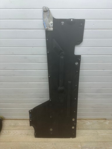 right cover chassis BMW 1 (F20) 7241834 2013