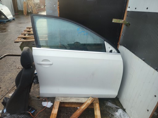door right front right front volkswagen Jetta VI LB9A