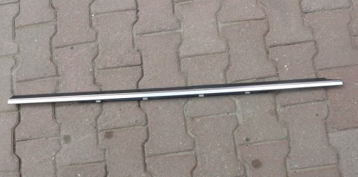 Уплотнитель двери левой задней MERCEDES W140