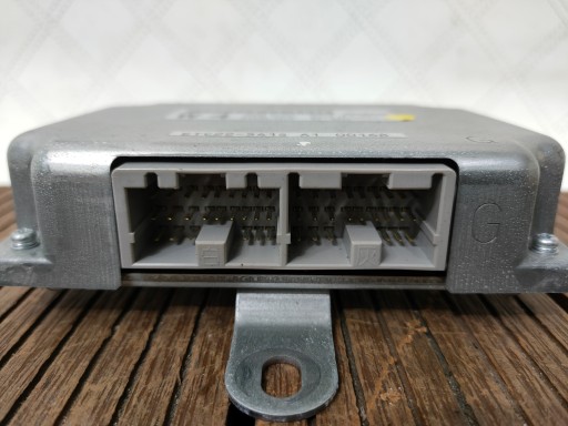 SUZUKI KIZASHI 09-14 module control unit 38880-57L31 OE