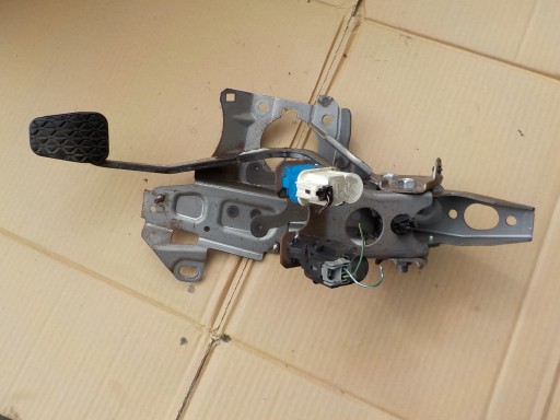 pedal brzdy mazda 2 de 1,4 citd 2009r