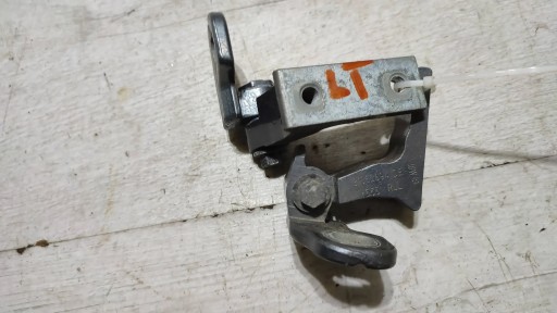 Volvo V40 II 2018r rear part side left hinges door