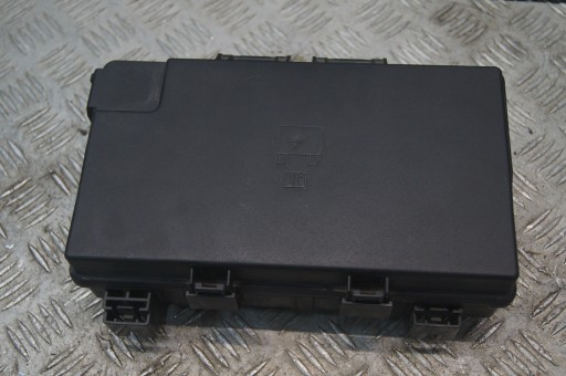 P68194607AD - Блок запобіжників Jeep Grand Cherokee WK2 LIFT