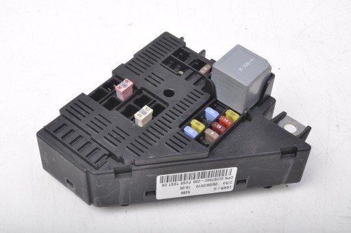VOLVO XC90 T8 блок предохранителей 31473569