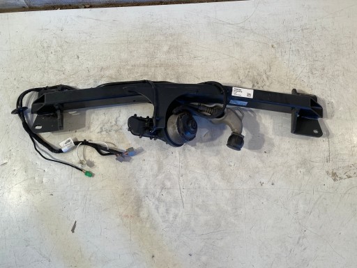 POLESTAR 2 БУКСИРУЮЧИЙ ГАК 32207226