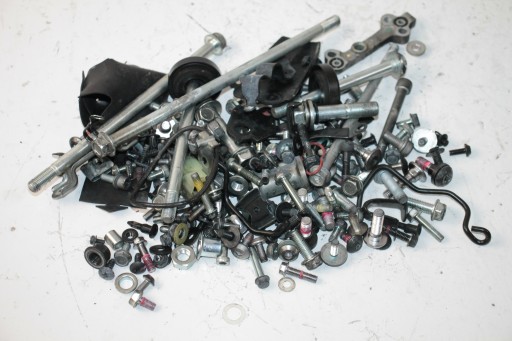 69 - KAWASAKI VERSYS 650 15-21 НАБОР БОЛТОВ