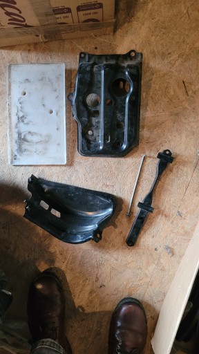 74431-04050 - КРЕПЛЕНИЕ АККУМУЛЯТОРНОЙ БАТАРЕИ RAV4 06-12