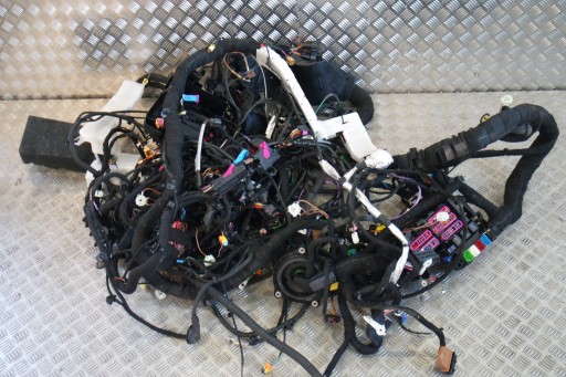 ВНУТРЕННЯЯ УСТАНОВКА ЦЕНТР LAMBORGHINI URUS