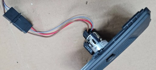 Q5 80A záslepka KRATKI TUNELU adapter 12V 80A863324