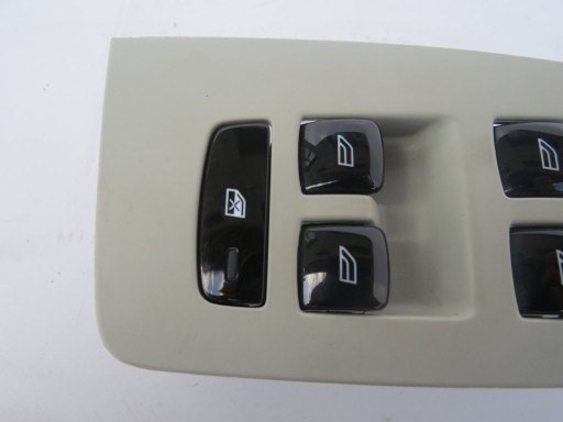 button switch left front of the window of mirrors VOLVO V90 T8 HYBRYDA 31433926