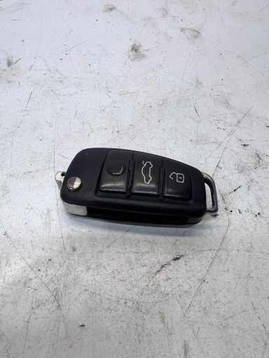 key PILOT SCYZORYK AUDI A3 8P 8P0837220D 4/26