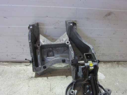 VOLVO XC90 II XC 90 PEDAL Bremse Grundlage Halter NABOJ 31682024