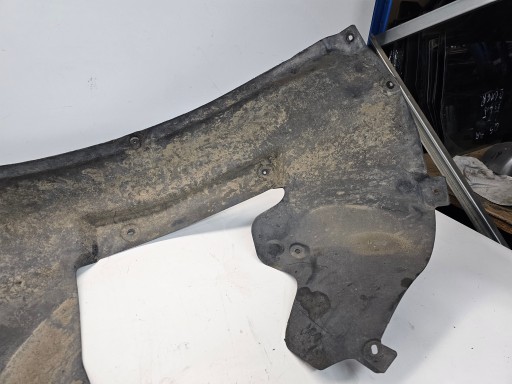 podblatník pravý předek AUDI A3 8P 8P0821172E