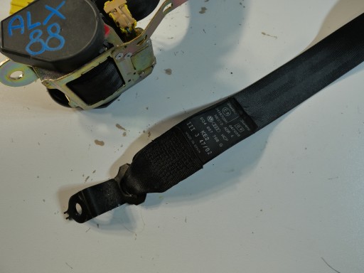 seat belt front right VW POLO 9N 6Q4857706G