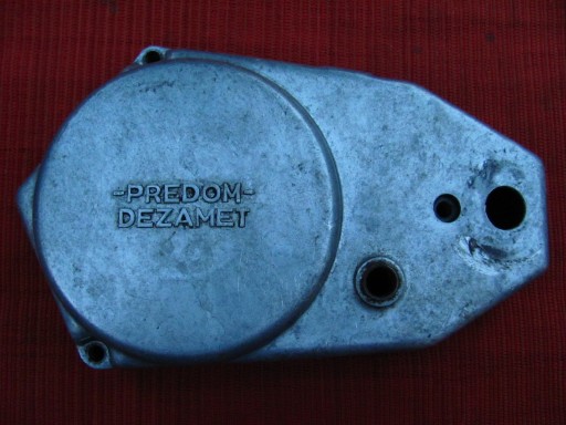 КРЫШКА МАГНИТНАЯ КРЫШКА ДВИГАТЕЛЯ - ROMET KOMAR MOTOR ROCKER DEZAMET - 023