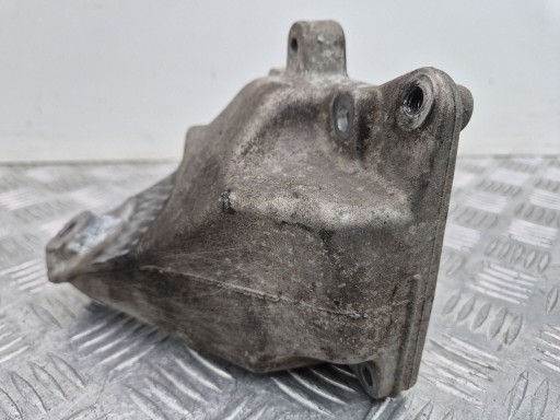 engine mount Mercedes C280 W204 A2722232104 M272.947