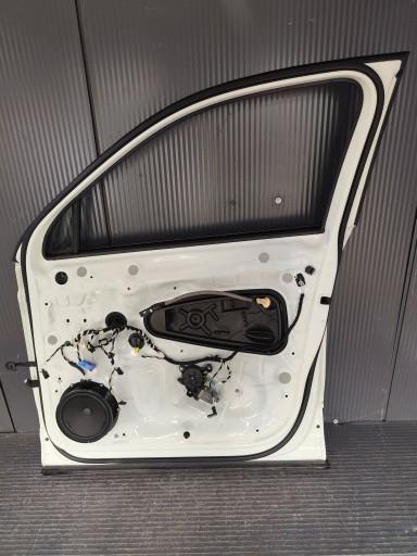 VW TIGUAN II LIFT 5NA door front right complete dismantling