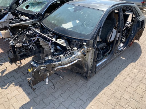 ЧЕТВЕРТЬ КУЗОВА ЗАДКА БОКОВИНА КРЫШИ AUDI Q8 4M8 4M