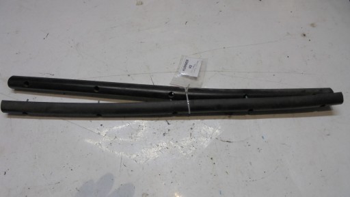 Прокладка під капотом HUMMER H3 2005 3.5