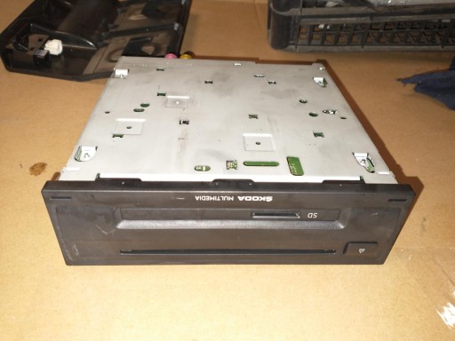 5E0035819A - Octavia III кард-ридер CD-привод Bluetooth радио